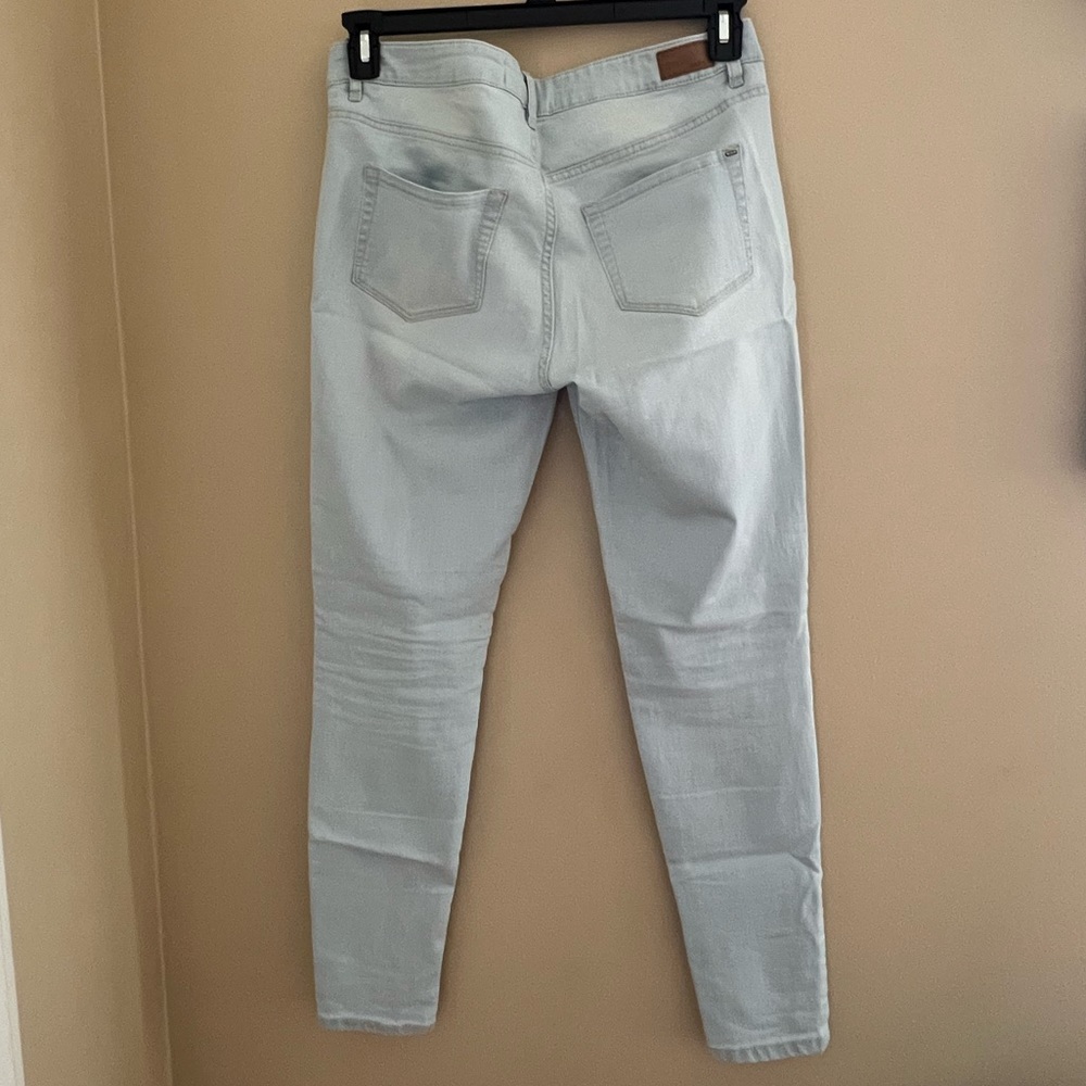 ◻️GARAGE: Junior girl size 9, light wash blue high waist jegging, preowned◻️ - Picture 11 of 13